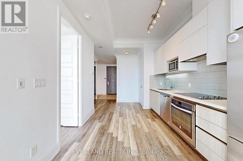 206 - 15 Water Walk Drive, Markham (Unionville), ON - Indoor Photo Showing Kitchen With Upgraded Kitchen