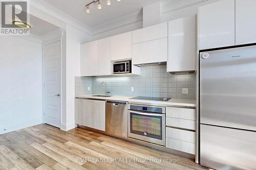 206 - 15 Water Walk Drive, Markham (Unionville), ON - Indoor Photo Showing Kitchen With Upgraded Kitchen