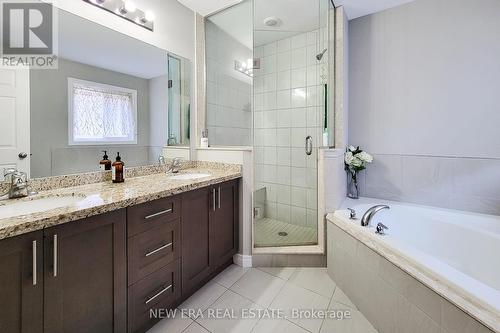 250 Nashville Circle N, Hamilton, ON - Indoor Photo Showing Bathroom