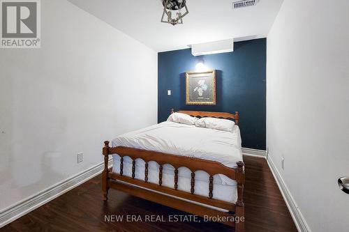 250 Nashville Circle N, Hamilton, ON - Indoor Photo Showing Bedroom