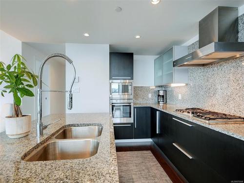 1606-707 Courtney St, Victoria, BC - Indoor Photo Showing Kitchen With Double Sink With Upgraded Kitchen