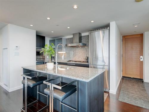 1606-707 Courtney St, Victoria, BC - Indoor Photo Showing Kitchen With Upgraded Kitchen