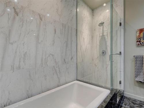 1606-707 Courtney St, Victoria, BC - Indoor Photo Showing Bathroom