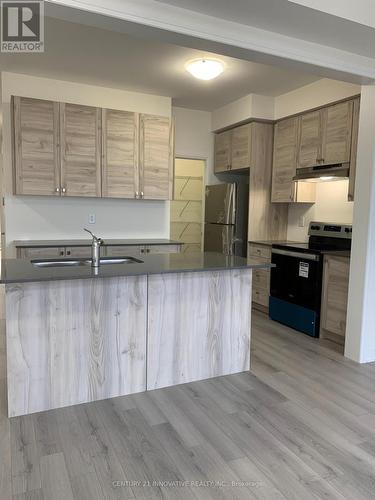 106 Armilia Place, Whitby, ON - Indoor Photo Showing Kitchen