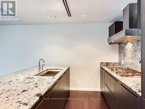 3007 - 180 University Avenue, Toronto C01, ON - Indoor Photo Showing Kitchen With Double Sink