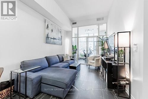 110 - 628 Fleet Street, Toronto, ON - Indoor Photo Showing Living Room