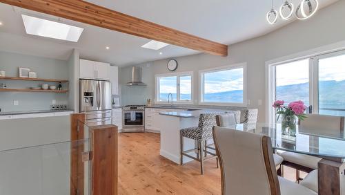 4181 6 Avenue, Peachland, BC - Indoor Photo Showing Kitchen With Upgraded Kitchen