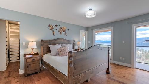 4181 6 Avenue, Peachland, BC - Indoor Photo Showing Bedroom