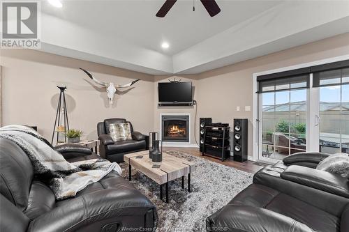 1126 Florence Avenue, Windsor, ON - Indoor Photo Showing Living Room With Fireplace