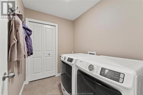 1126 Florence Avenue, Windsor, ON - Indoor Photo Showing Laundry Room