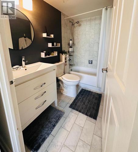 1801 - 265 Enfield Place, Mississauga, ON - Indoor Photo Showing Bathroom