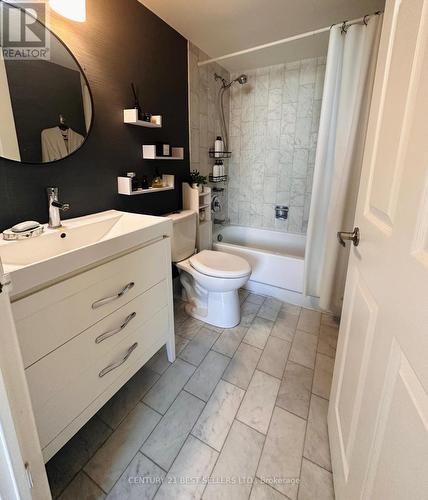 1801 - 265 Enfield Place, Mississauga, ON - Indoor Photo Showing Bathroom