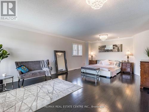 1499 Stoneybrook Trail, Oakville, ON - Indoor Photo Showing Living Room