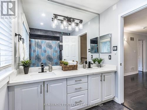 1499 Stoneybrook Trail, Oakville (Glen Abbey), ON - Indoor Photo Showing Bathroom