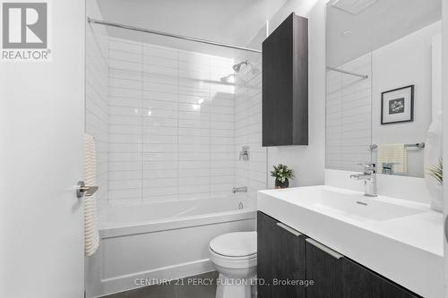 518 - 3100 Keele Street, Toronto W05, ON - Indoor Photo Showing Bathroom