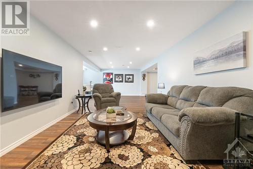 1009 Winterspring Ridge, Ottawa, ON - Indoor Photo Showing Living Room