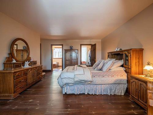 Master bedroom - 30  - 32 Ch. Des Peupliers, Mont-Tremblant, QC - Indoor Photo Showing Bedroom