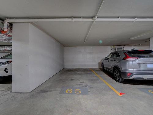 Garage - 1402-441 Av. Du Président-Kennedy, Montréal (Ville-Marie), QC - Indoor Photo Showing Garage