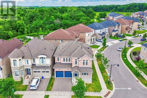 425 Threshing Mill Boulevard, Oakville, ON - 