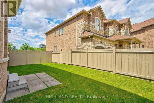 425 Threshing Mill Boulevard, Oakville, ON - Outdoor