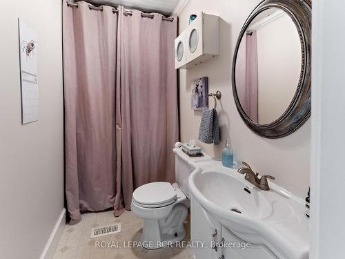 22021 E Gara-Erin Tline, East Garafraxa, ON - Indoor Photo Showing Bathroom