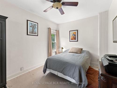 22021 E Gara-Erin Tline, East Garafraxa, ON - Indoor Photo Showing Bedroom