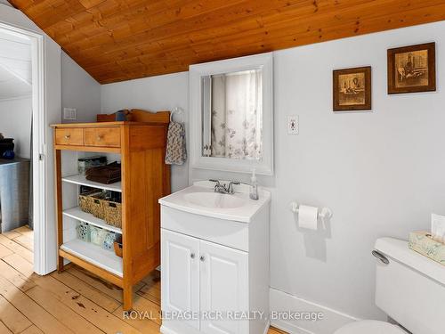 22021 E Gara-Erin Tline, East Garafraxa, ON - Indoor Photo Showing Bathroom