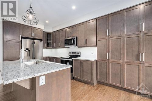 525 Pimiwidon Street, Ottawa, ON - Indoor Photo Showing Kitchen With Upgraded Kitchen