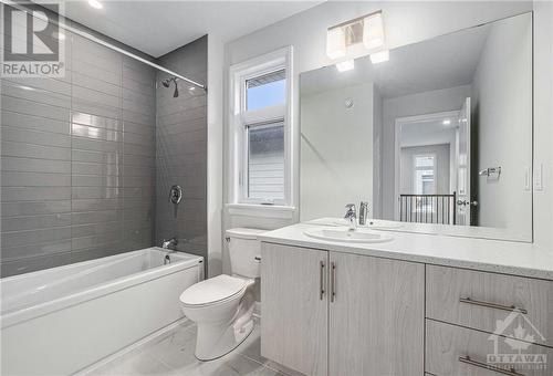 525 Pimiwidon Street, Ottawa, ON - Indoor Photo Showing Bathroom