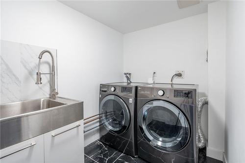 700 Dynes Road|Unit #1106, Burlington, ON - Indoor Photo Showing Laundry Room