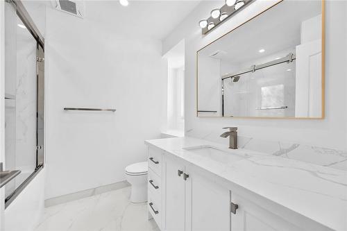 2170 Birchleaf Lane, Burlington, ON - Indoor Photo Showing Bathroom