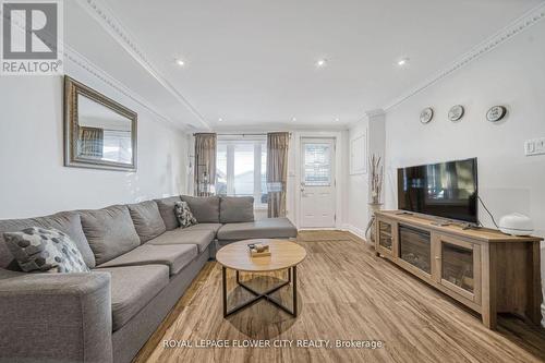 23 Failsworth Avenue, Toronto W03, ON - Indoor Photo Showing Living Room