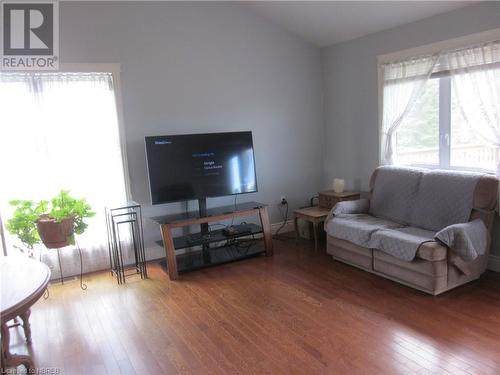 2131 Papineau Road, Mattawa, ON - Indoor Photo Showing Living Room