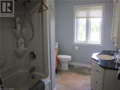 2131 Papineau Road, Mattawa, ON - Indoor Photo Showing Bathroom