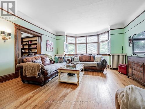 65 Albert Street N, Kawartha Lakes, ON - Indoor Photo Showing Living Room