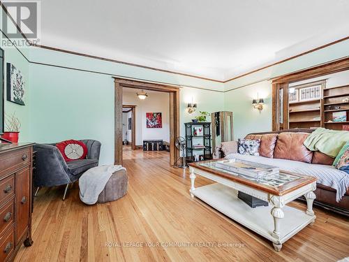 65 Albert Street N, Kawartha Lakes, ON - Indoor Photo Showing Living Room