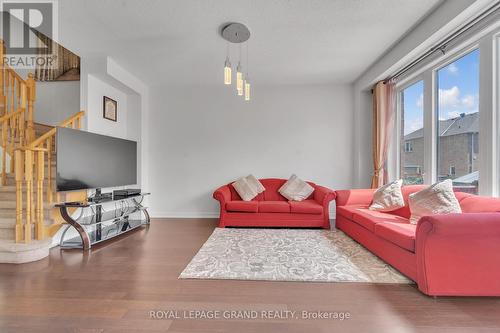 38 Totten Drive, Brampton (Sandringham-Wellington), ON - Indoor Photo Showing Living Room