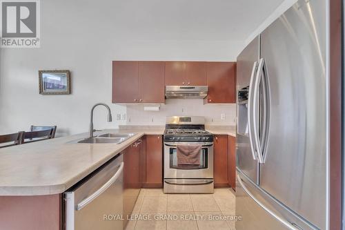 38 Totten Drive, Brampton (Sandringham-Wellington), ON - Indoor Photo Showing Kitchen With Stainless Steel Kitchen With Double Sink