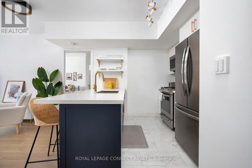 901 - 5 Mariner Terrace, Toronto, ON - Indoor Photo Showing Kitchen
