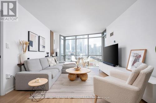 901 - 5 Mariner Terrace, Toronto, ON - Indoor Photo Showing Living Room