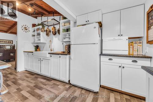 14 Anchor Lane, Haldimand, ON - Indoor Photo Showing Kitchen