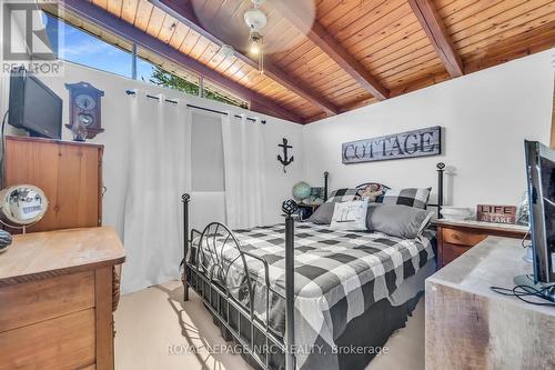 14 Anchor Lane, Haldimand, ON - Indoor Photo Showing Bedroom