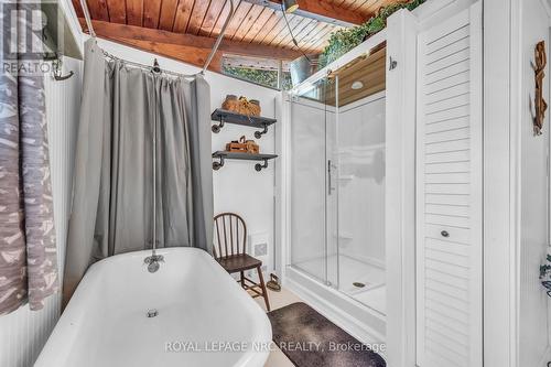 14 Anchor Lane, Haldimand, ON - Indoor Photo Showing Bathroom