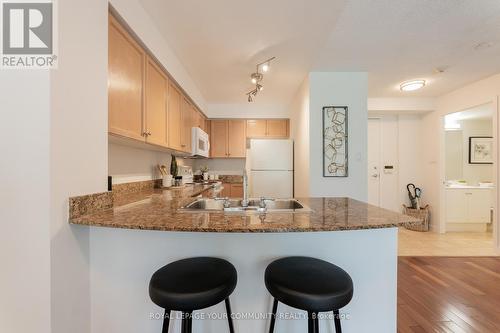 563 - 313 Richmond Street E, Toronto, ON - Indoor Photo Showing Kitchen