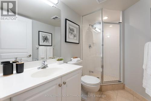 563 - 313 Richmond Street E, Toronto, ON - Indoor Photo Showing Bathroom