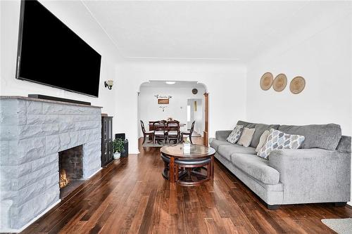 93 Fairfield Avenue, Hamilton, ON - Indoor Photo Showing Living Room With Fireplace