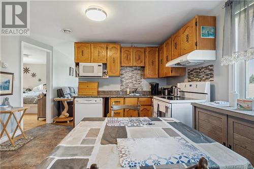 10443 Principale, Saint-Louis-De-Kent, NB - Indoor Photo Showing Kitchen With Double Sink