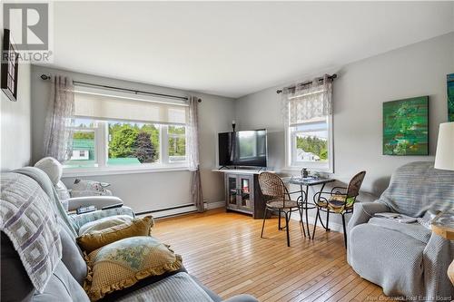 10443 Principale, Saint-Louis-De-Kent, NB - Indoor Photo Showing Living Room