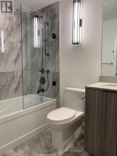 904 - 123 Portland Street, Toronto, ON - Indoor Photo Showing Bathroom