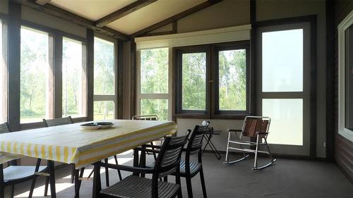 39092 34N Road, La Broquerie, MB - Indoor Photo Showing Dining Room